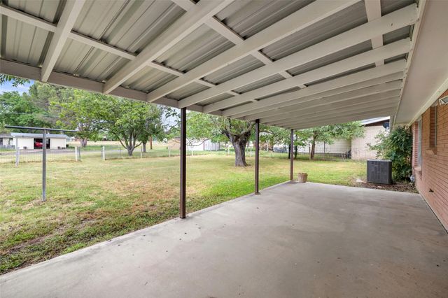817 Wheeler ST, Mason, TX 76856