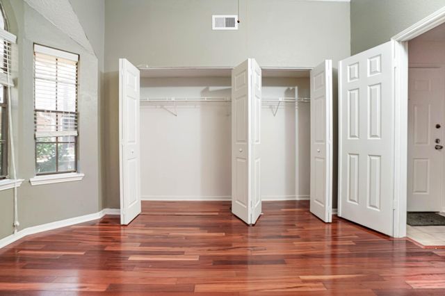 2300 Old Spanish 1127, Houston, TX 77054