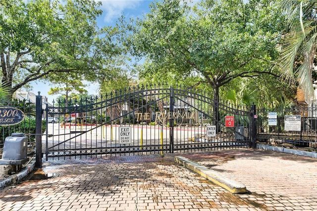 2300 Old Spanish 1127, Houston, TX 77054