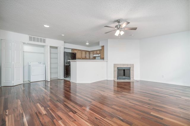 2300 Old Spanish 1127, Houston, TX 77054