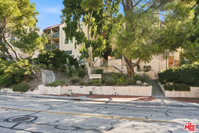 2940 N Verdugo Road 213, Glendale, CA 91208