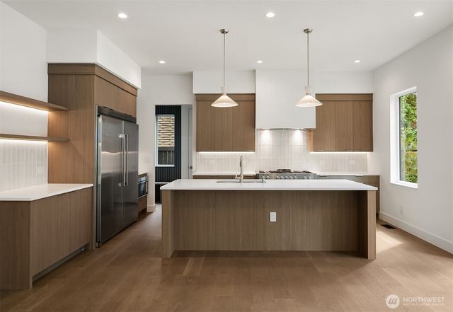 1255 169th Avenue NE, Bellevue, WA 98008