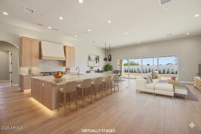 13851 N 74TH Avenue, Peoria, AZ 85381