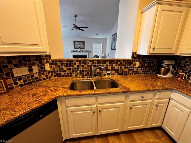 7 Crestbrook Court, Greensboro, NC 27455