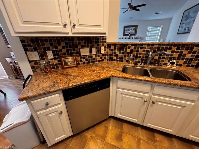 7 Crestbrook Court, Greensboro, NC 27455