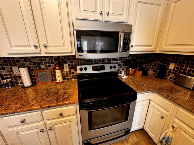 7 Crestbrook Court, Greensboro, NC 27455