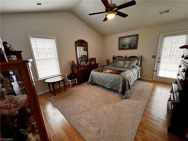 7 Crestbrook Court, Greensboro, NC 27455