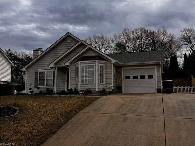 7 Crestbrook Court, Greensboro, NC 27455