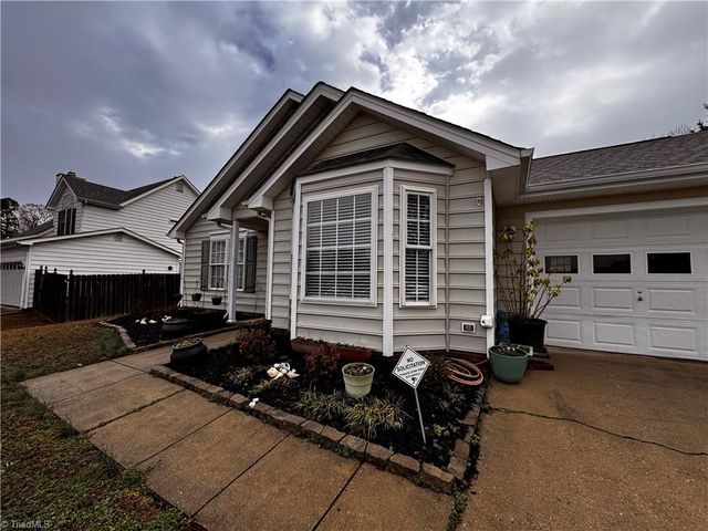 7 Crestbrook Court, Greensboro, NC 27455