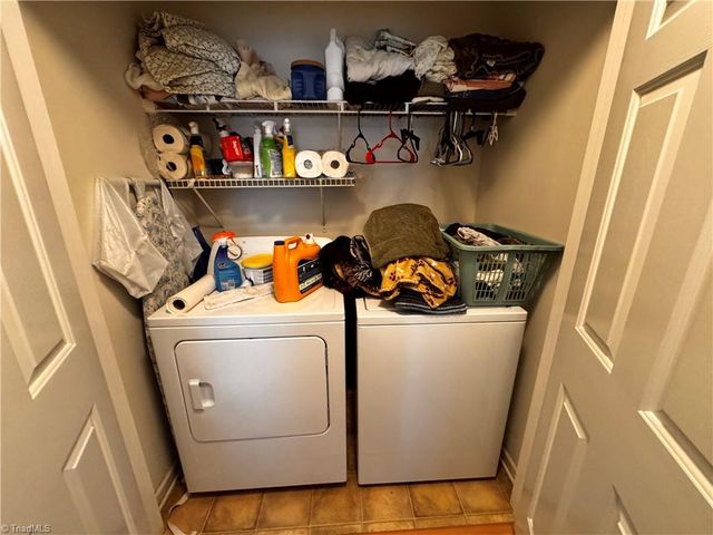 7 Crestbrook Court, Greensboro, NC 27455