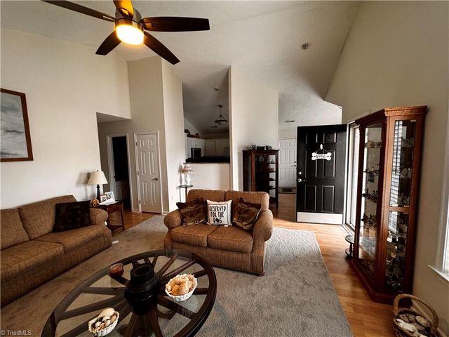 7 Crestbrook Court, Greensboro, NC 27455