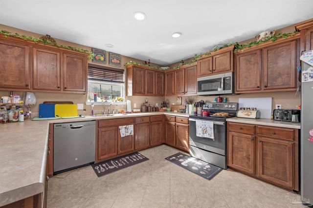 3437 Wasatch Range Loop, Bellview, FL 32526