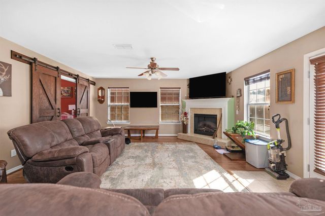 3437 Wasatch Range Loop, Bellview, FL 32526