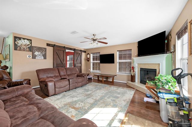 3437 Wasatch Range Loop, Bellview, FL 32526