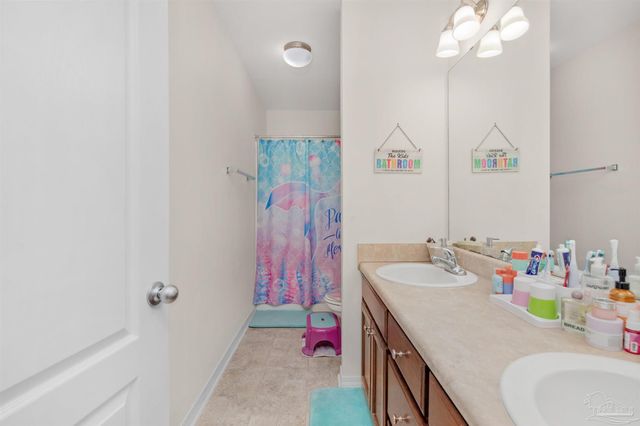 3437 Wasatch Range Loop, Bellview, FL 32526