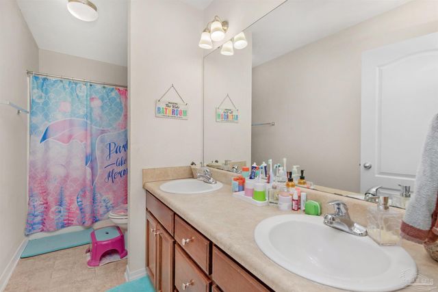 3437 Wasatch Range Loop, Bellview, FL 32526