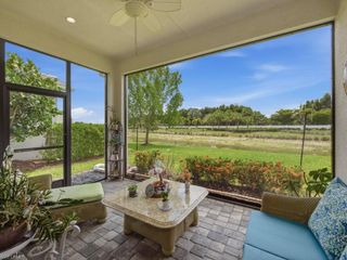 8947 Saint Lucia DR, Naples, FL 34114