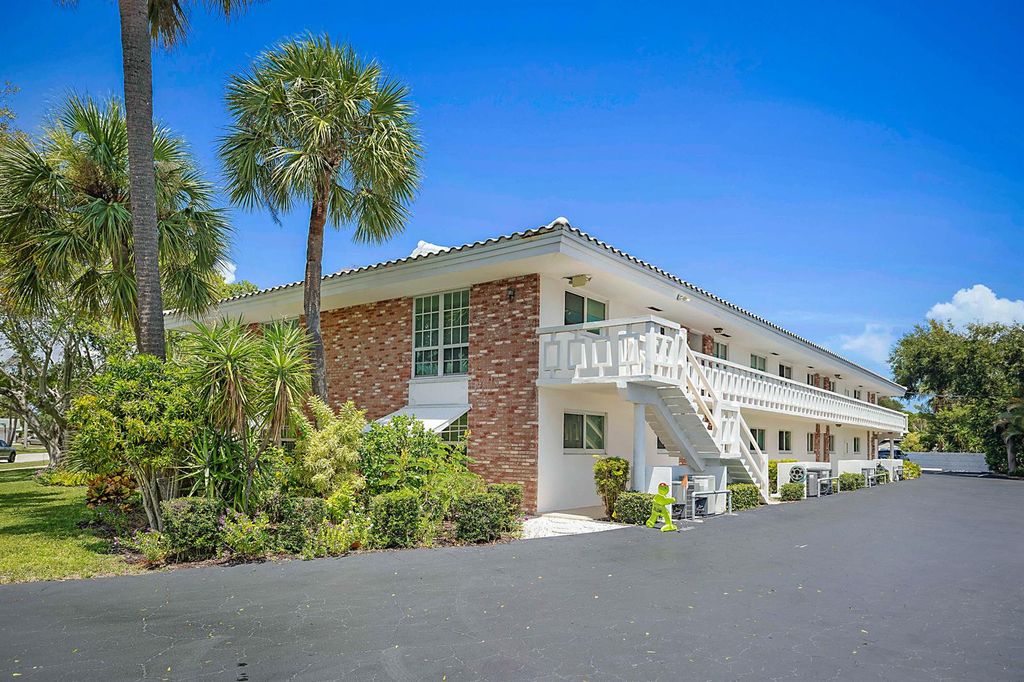 331 Tequesta Drive 110, Tequesta, FL 33469