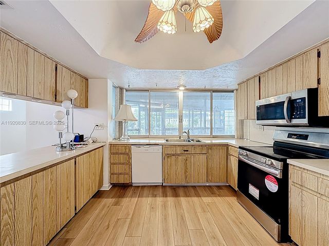 7541 Embassy Blvd, Miramar, FL 33023