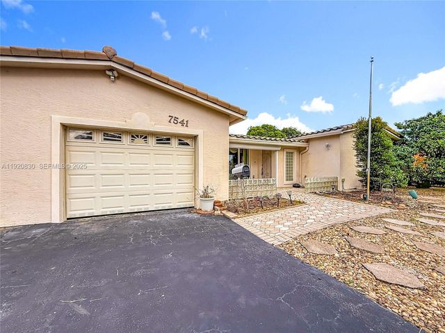 7541 Embassy Blvd, Miramar, FL 33023