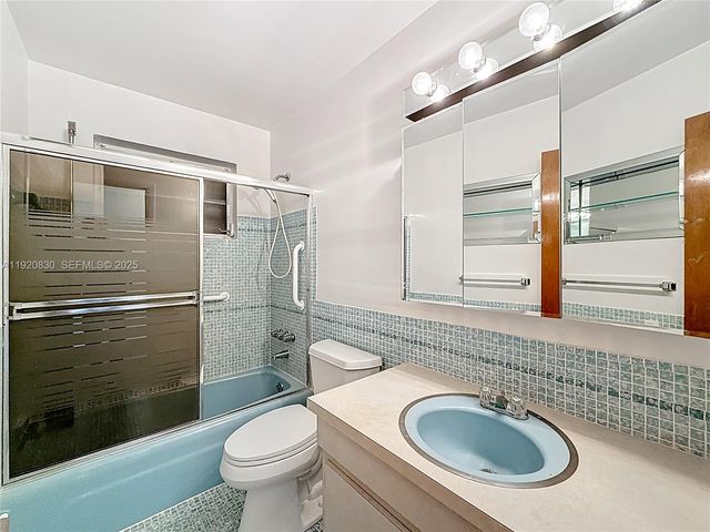 7541 Embassy Blvd, Miramar, FL 33023