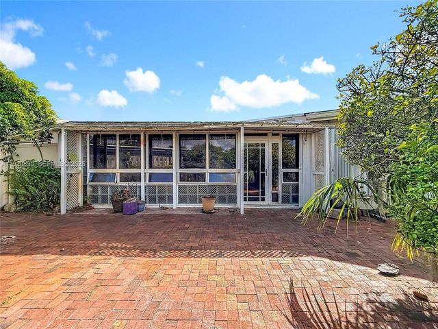 7541 Embassy Blvd, Miramar, FL 33023