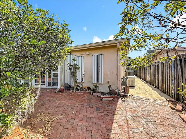 7541 Embassy Blvd, Miramar, FL 33023