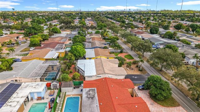 7541 Embassy Blvd, Miramar, FL 33023