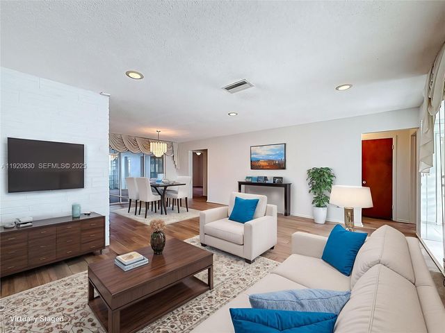 7541 Embassy Blvd, Miramar, FL 33023