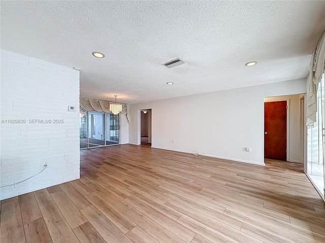 7541 Embassy Blvd, Miramar, FL 33023