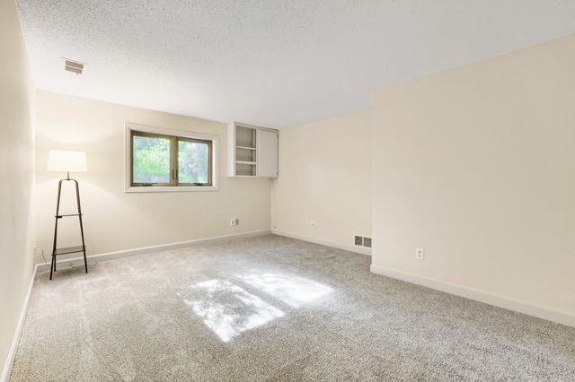 8100 Rhode Island Circle, Bloomington, MN 55438