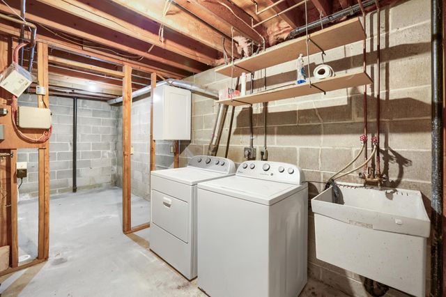 8100 Rhode Island Circle, Bloomington, MN 55438