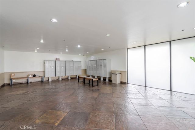 19350 Sherman Way 210, Reseda, CA 91335