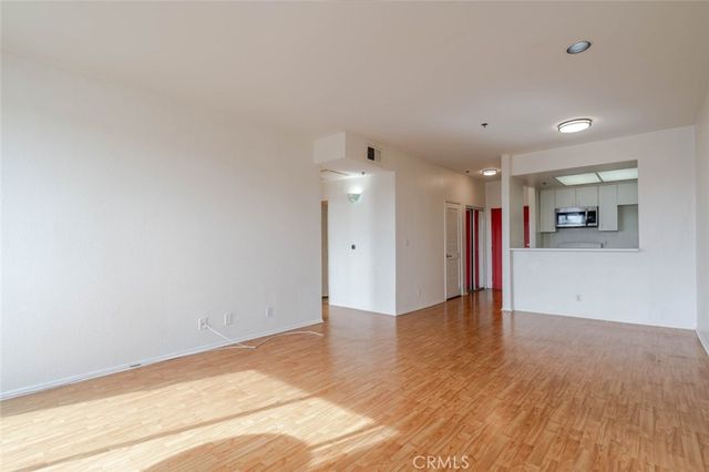 19350 Sherman Way 210, Reseda, CA 91335