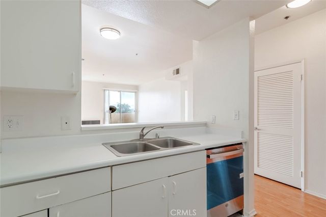 19350 Sherman Way 210, Reseda, CA 91335
