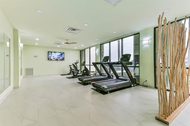 7310 Seawall Boulevard 402, Galveston, TX 77551