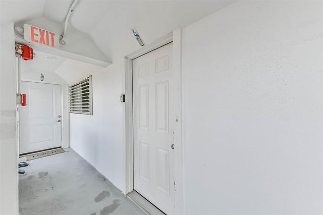 7310 Seawall Boulevard 402, Galveston, TX 77551