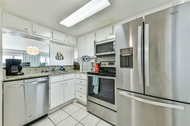 7310 Seawall Boulevard 402, Galveston, TX 77551