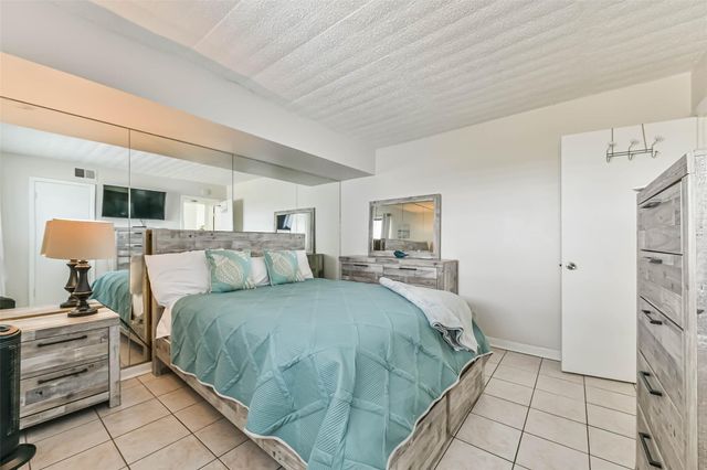 7310 Seawall Boulevard 402, Galveston, TX 77551