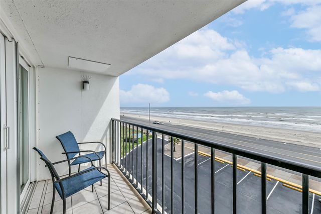 7310 Seawall Boulevard 402, Galveston, TX 77551