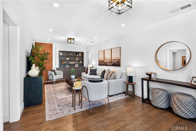 3934 N Marshall Way N, Long Beach, CA 90807