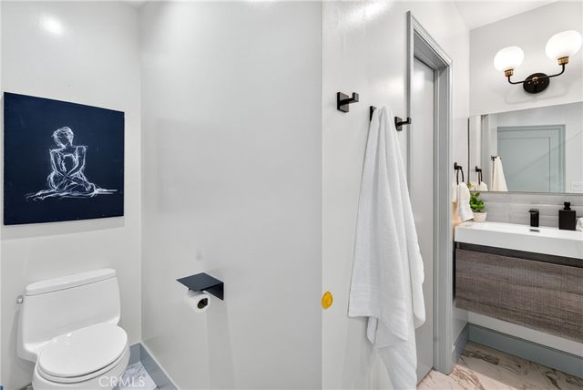 3934 N Marshall Way N, Long Beach, CA 90807