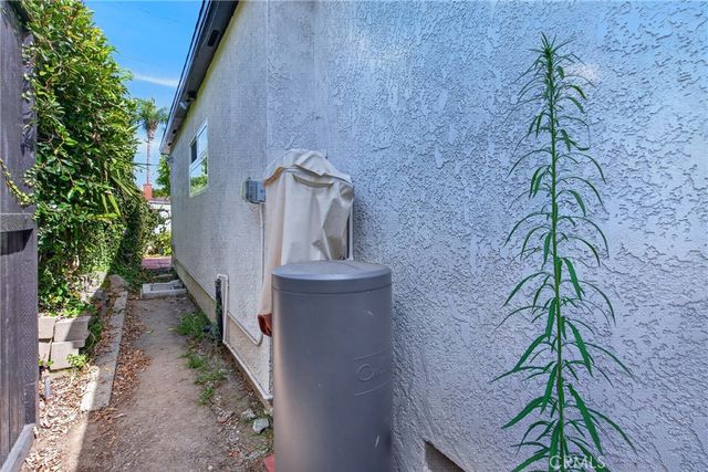3934 N Marshall Way N, Long Beach, CA 90807