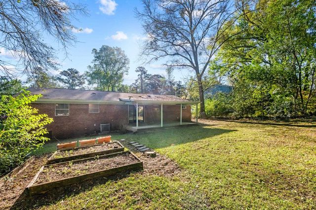 1811 Medart Drive, Tallahassee, FL 32303