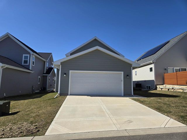 2914 Mizuna Drive, Fitchburg, WI 53711