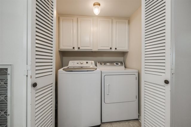 7225 Beechnut Street D, Houston, TX 77074