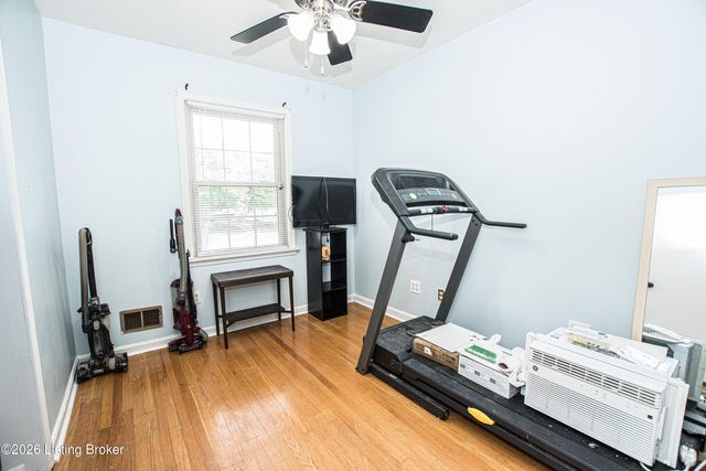 3406 Pineland Dr, Louisville, KY 40219