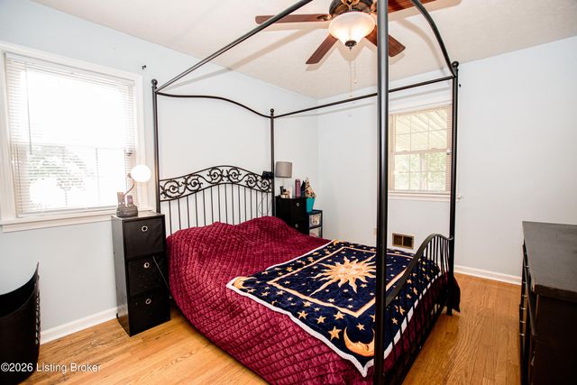 3406 Pineland Dr, Louisville, KY 40219