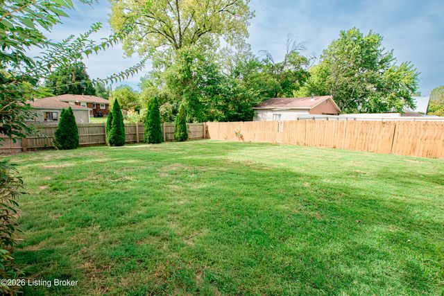 3406 Pineland Dr, Louisville, KY 40219