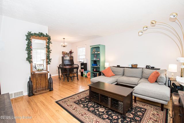 3406 Pineland Dr, Louisville, KY 40219